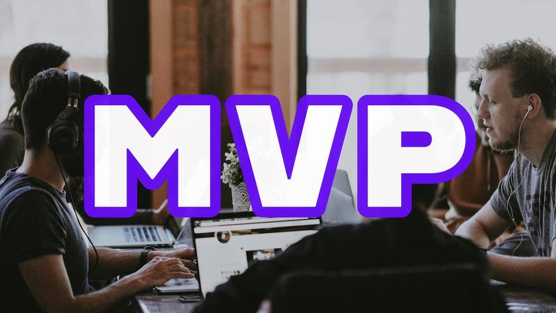 MVP Une équipe de développeurs travaillant ensemble sur un projet